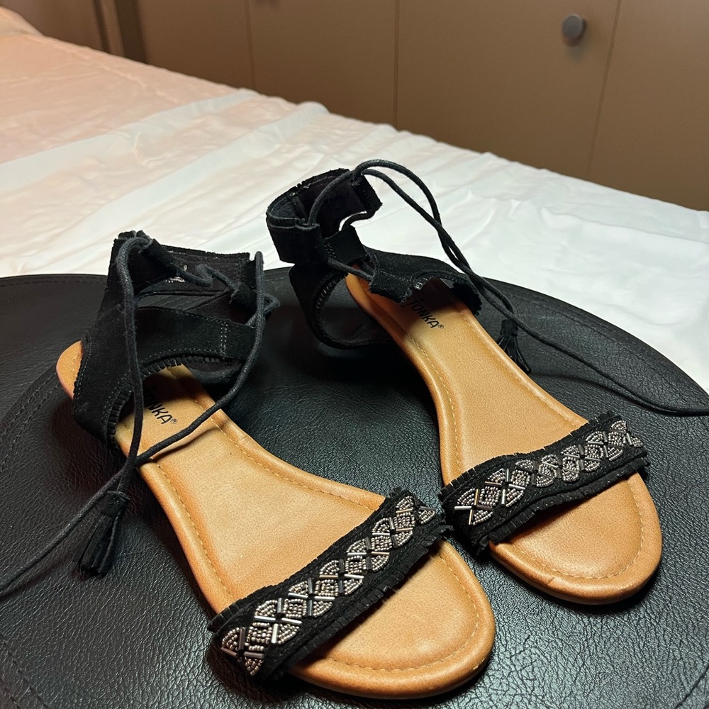 Minnetonka Black and Tan Sandals